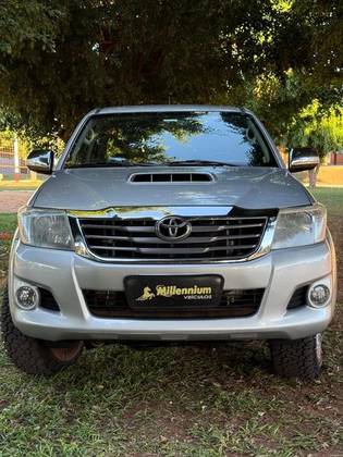 TOYOTA HILUX 3.0 SRV 4X4 CD 16V TURBO INTERCOOLER DIESEL 4P AUTOMÁTICO TOYOTA HILUX 3.0 SRV 4X4 CD 16V TURBO INTERCOOLER DIESEL 4P AUTOMÁTICO